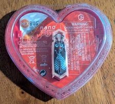 2018 Hexbug Nano 477-6369 Valentine Love Bug, With Heart Shaped Case