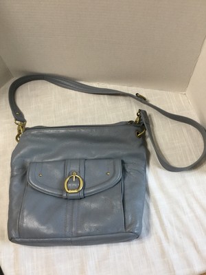 purse over shoulder