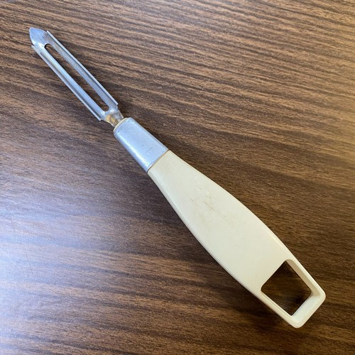 Choose Your MCM Utensil! - Picture 24 of 28