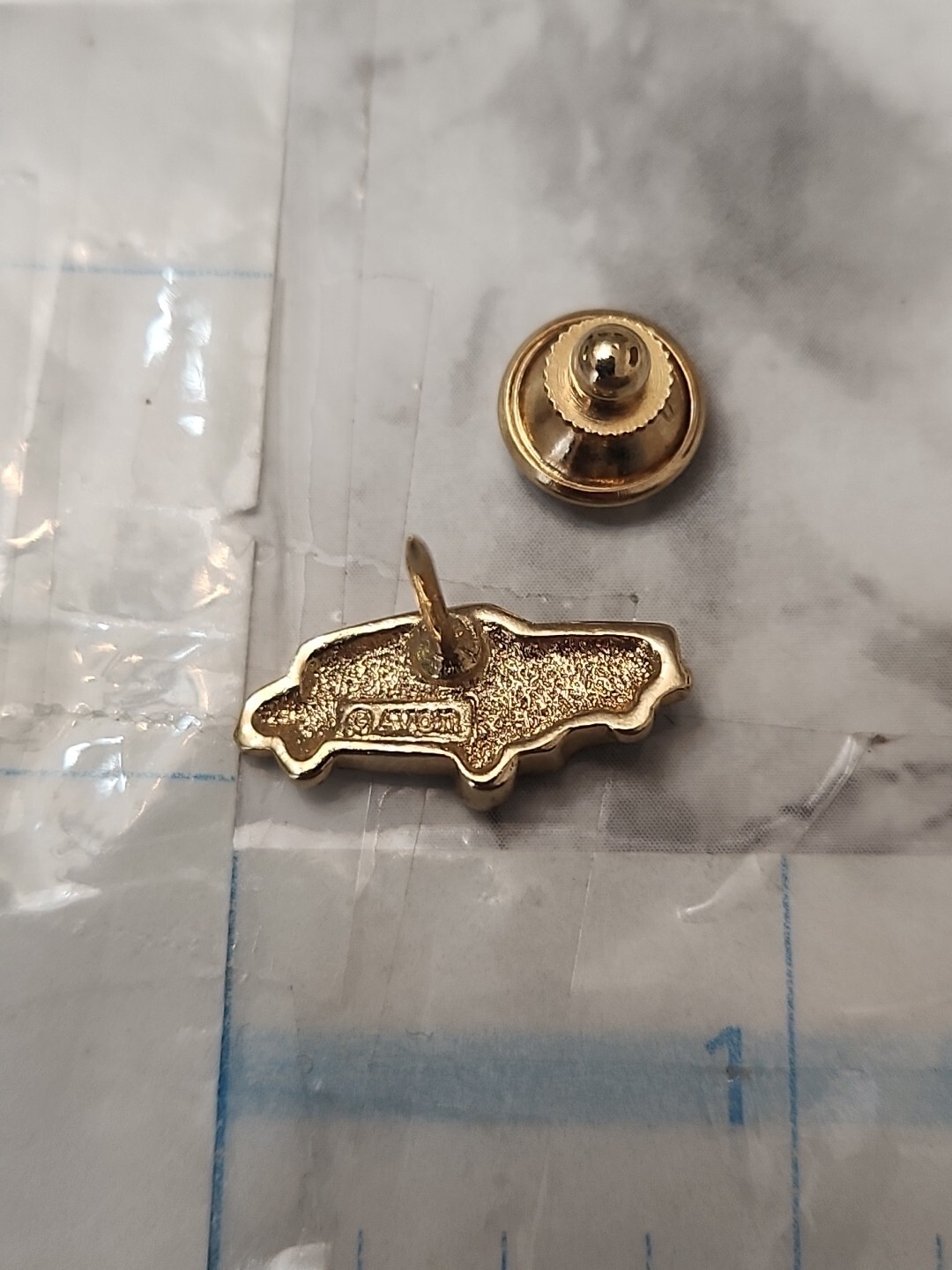 Vintage Avon Antique Classic Car Gold Tone Lapel Pin Hat Lanyard Pins Tie