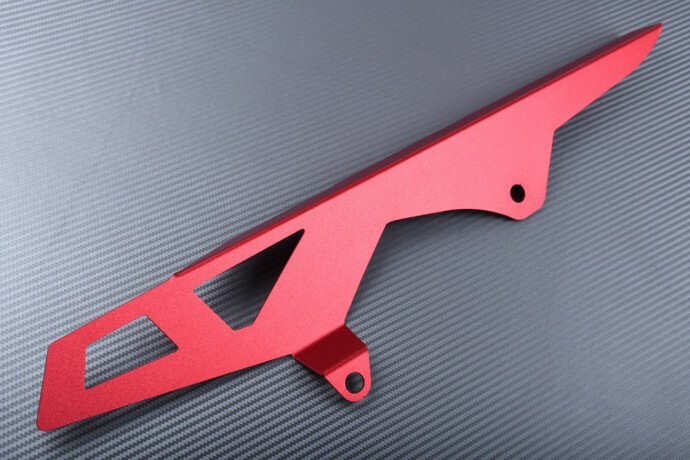 Protection de chaine rouge moto Suzuki GSX-R 600 anti projection WVCV
