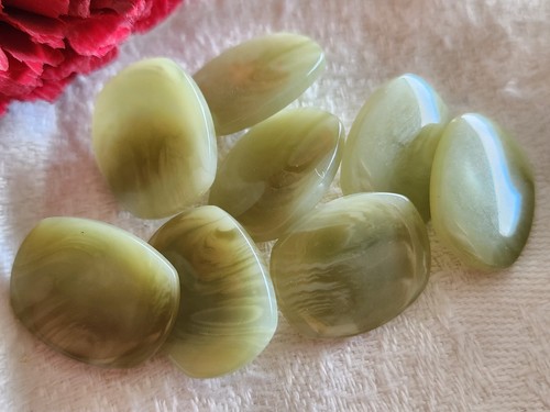 Lot de 6 boutons carré en Nacre couleur Kaki