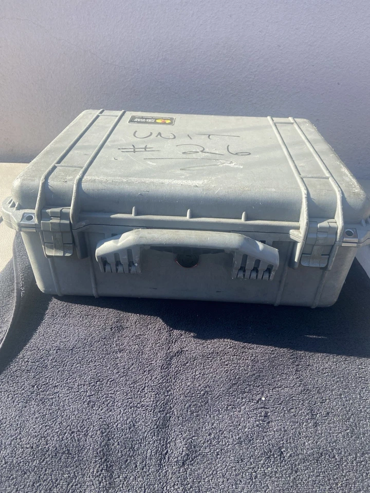 FUNDA PROTECTORA PELICAN 1550 CON ESPUMA GRIS ESTANCA Foto 3 de 4