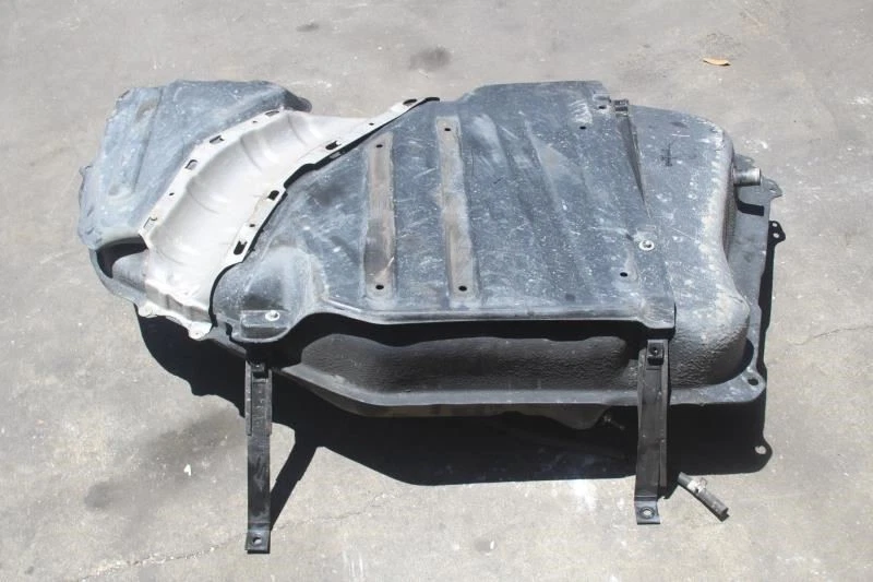 2003 TOYOTA CELICA GAS FUEL TANK Foto 4 de 4