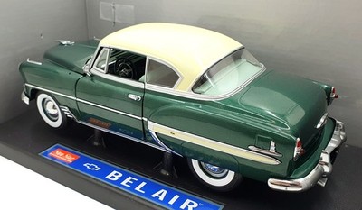 Sun Star 1/18 Scale Diecast 1602 - 1953 Chevrolet Bel Air - Green
