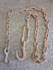 Vecchia catena da fattoria e grande gancio forgiato a mano! Antico giardino da recupero vintage