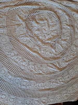 Vintage Tischdecke gross Handarbeit gehäkelt Baumwolle Biege Landhaus - Bild 1 von 4