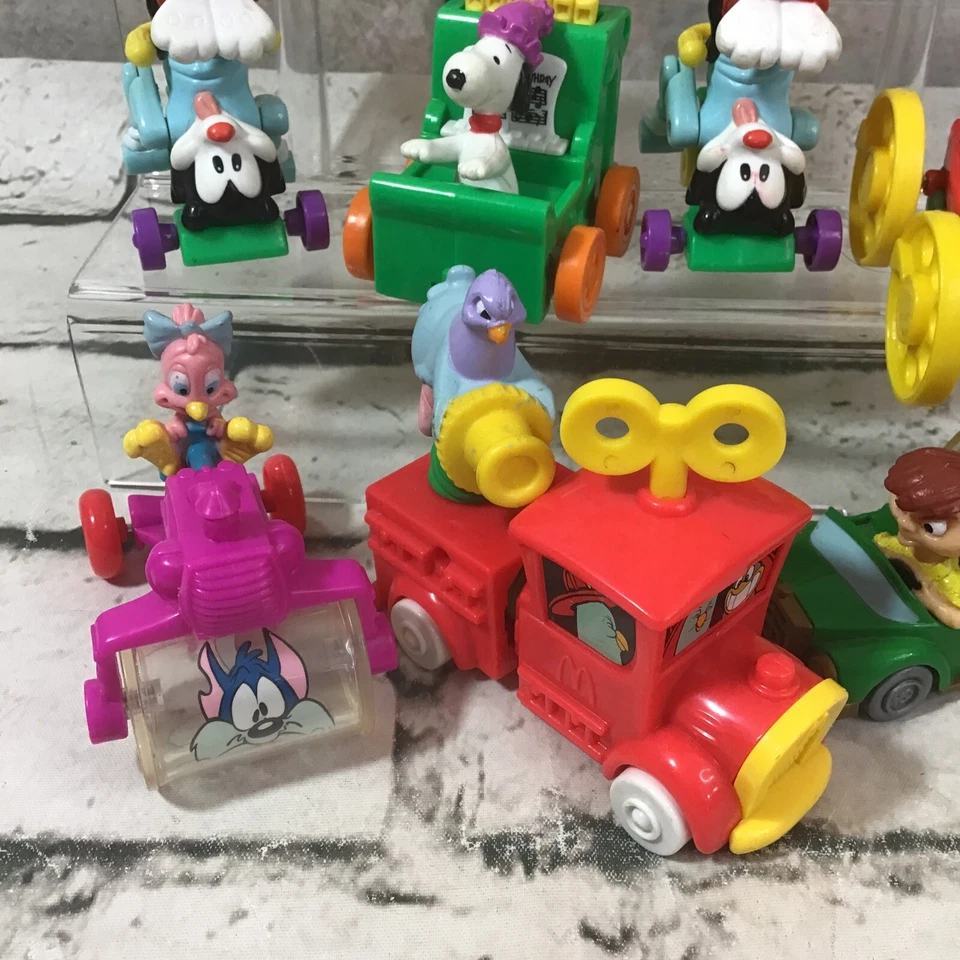 Lote 14 McDonalds Vintage Años 90 Warner Bros Animaniacs Tiny Tunes Coches Flip Snoopy Foto 3 de 4