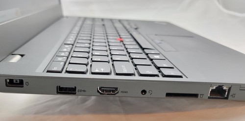 Lenovo Thinkpad P50s i7 6th Gen 2.5GHz 16GB RAM 256GB SSD FHD 15.6" Win 10 - Picture 4 of 14