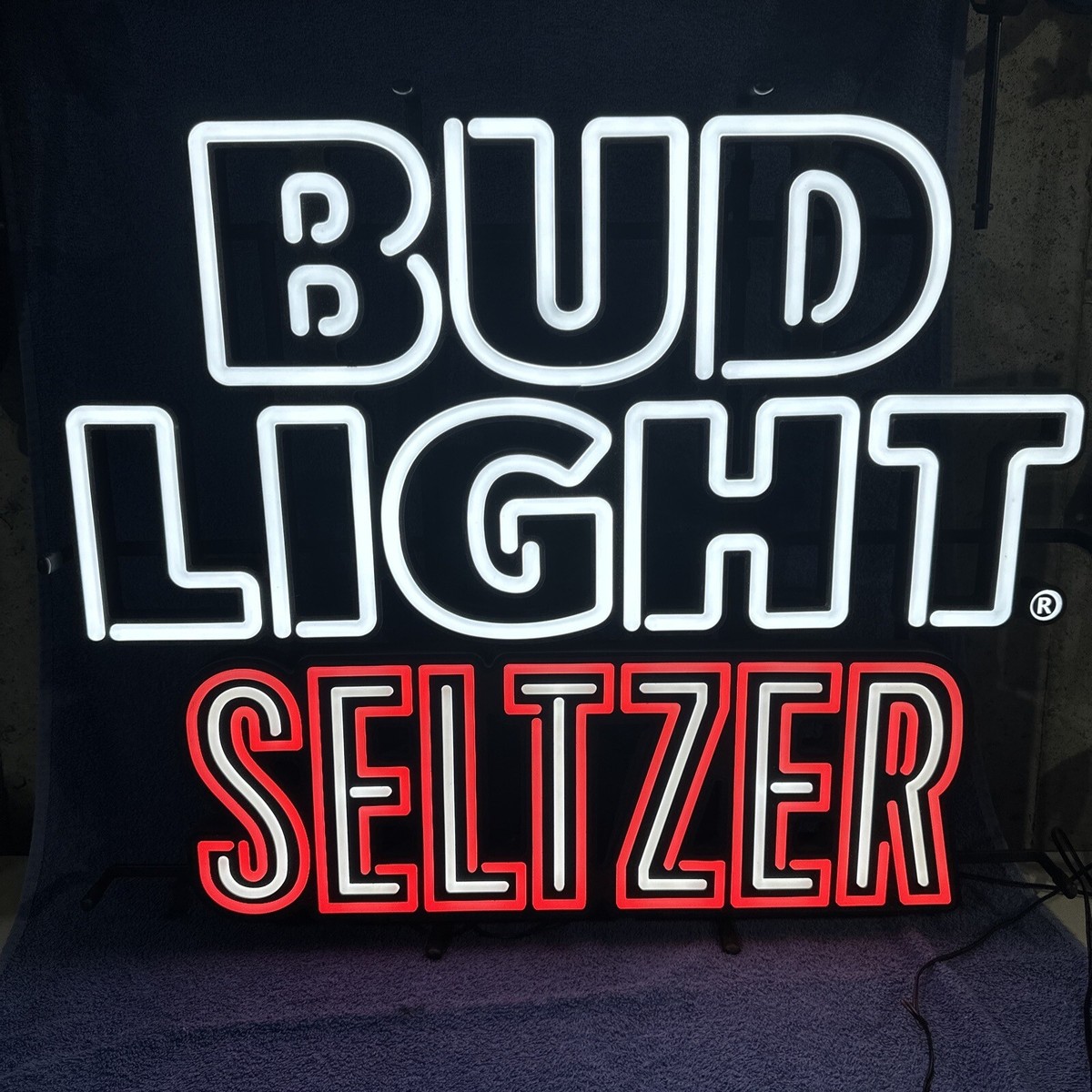 AWESOME BUD LIGHT SELTZER COLOR CHANGING LED SIGN MAN CAVE
