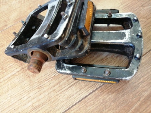 Mongoose Mid School platform pedals 9/16'' for 3 piece cranks for refurb - Picture 4 of 4