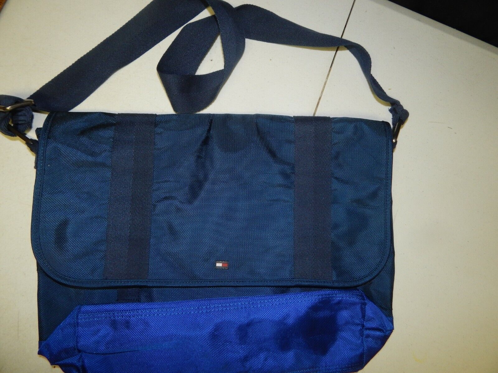 Tommy Hilfiger  Messenger Bag Laptop Bag Carry On Shoulder Strap Navy Blue