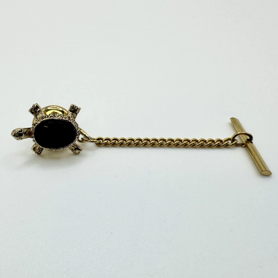 Pin de corbata de tortuga tono dorado vintage con cadena y barra negro acrílico ovalado cabujón Foto 3 de 4