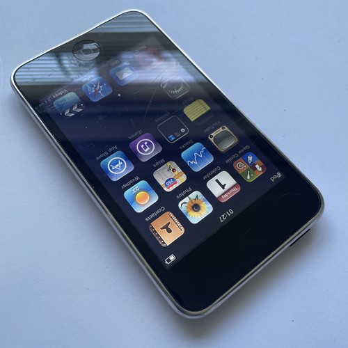 Ipod Touch A1288 2nd Generation 8GB Media Player Black MC086BT/A in LNC - Picture 3 of 11
