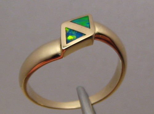 Opal inlay Ring , solid 14 k Yellow Gold , Size 7 1/4 - Picture 2 of 7