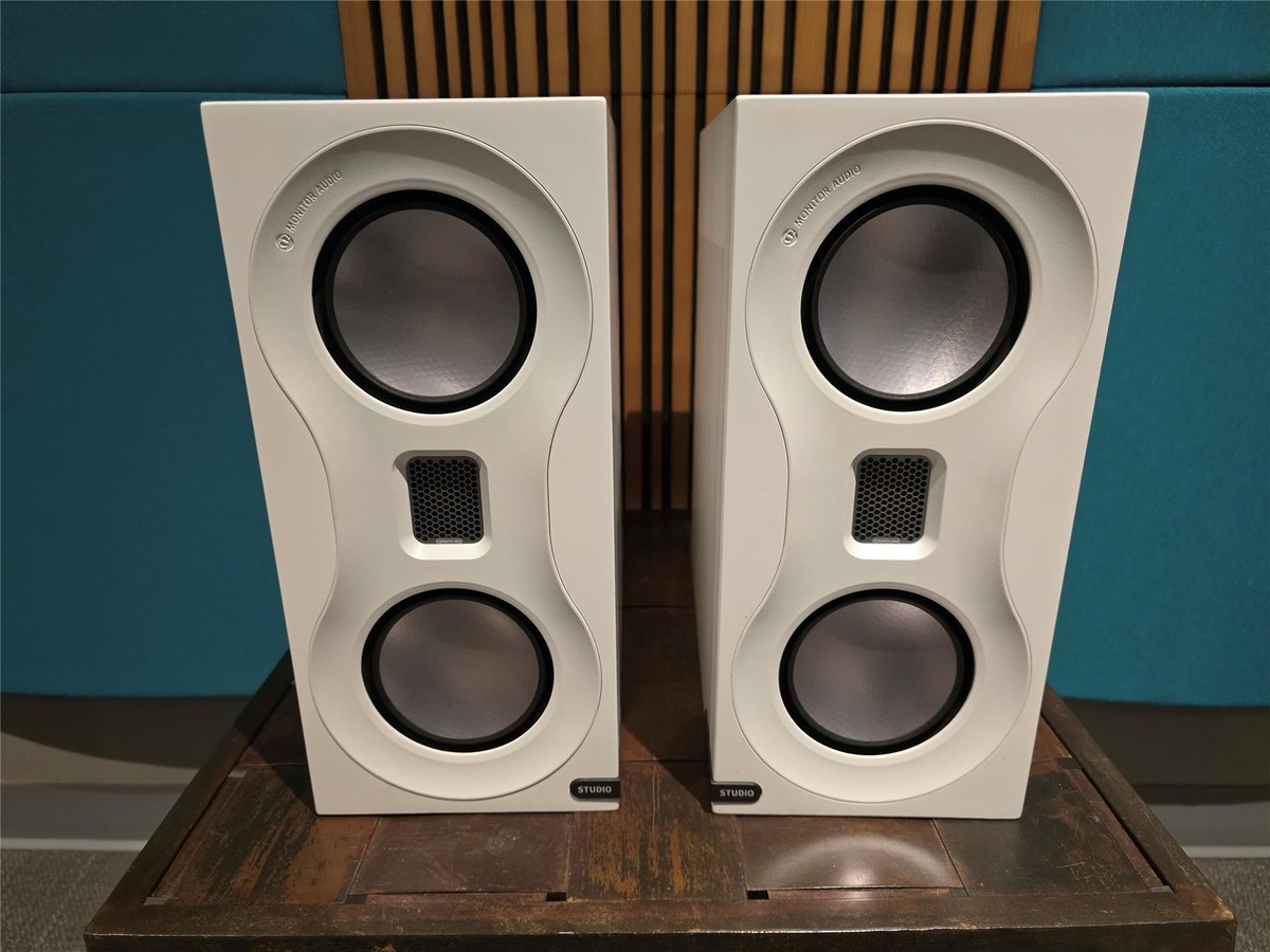 USA製　ACOUSTIC AUDIO STUDIO MONITOR ADAM Audio A4V 4