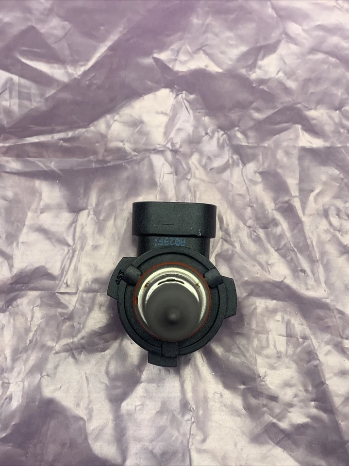 Bombilla antiniebla Eiko 9045 - lámpara estándar para vehículos enumerados en la tabla a continuación Foto 2 de 4