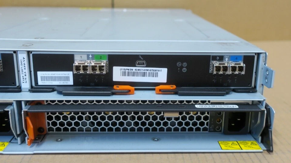 IBM System Storage DS8000 2107-D02 24x 2.5" Bay 2x Controller 24x 600GB 15K HDD - Image 3 of 4