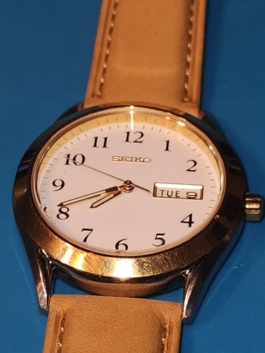 Vintage Seiko Quartz Day/Date Watch 7N43-9070 Gold/Silver - New Battery