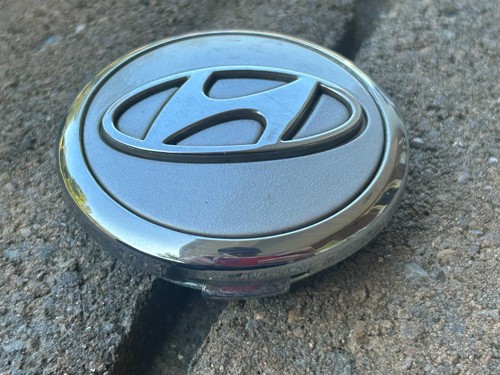 HYUNDAI ELANTRA SONATA OEM WHEEL CENTER CAP 52960-2H700 2007 2008 2009 2010 - Picture 2 of 3
