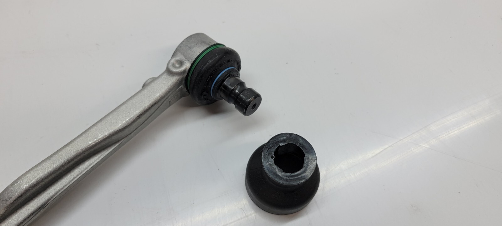 LAMBORGHINI URUS FRONT CONTROL ARM OEM 4M0407506C