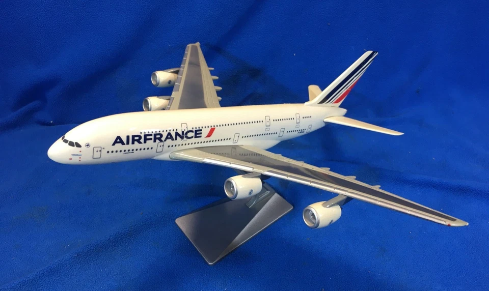 Aereo di linea - Airbus A380 AIRFRANCE - F-HPJA - Immagine 2 di 4
