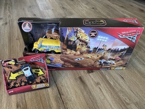 disney pixar cars 3 crazy 8 crashers smash & crash derby playset