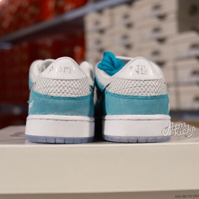 Size 2 (PS) - Nike Dunk SB x April Skateboards Low Turbo Green for