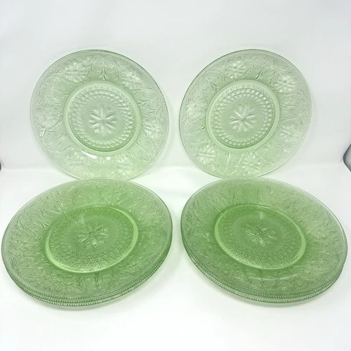 Tiara Exclusive Indiana Glass Chantilly Green Sandwich Pattern Dinner Plates-8