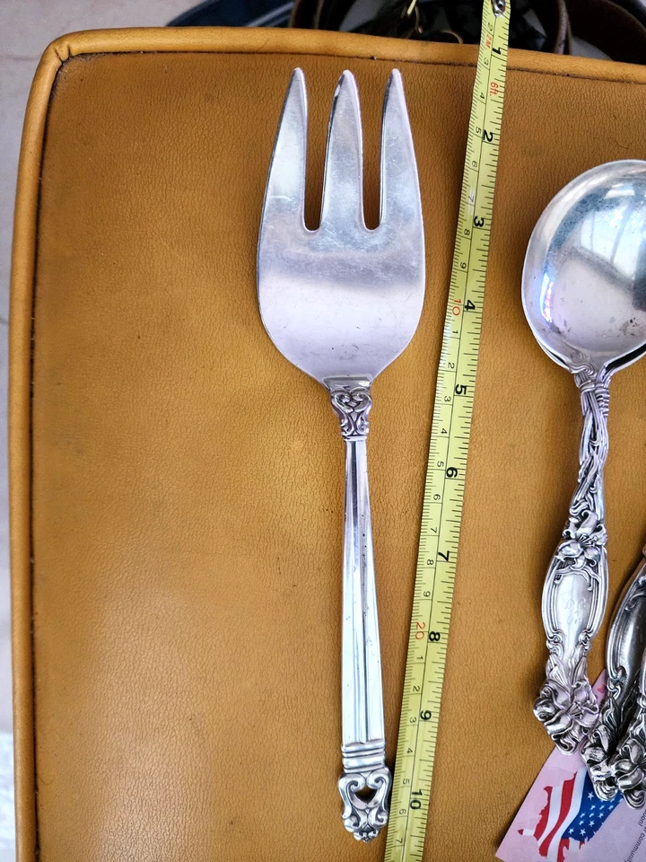 Tenedor para servir carne fría sólida mediana International Royal Danish 8 7/8" Foto 2 de 4