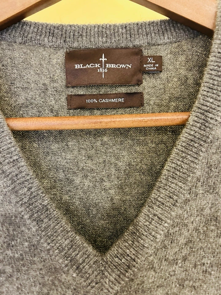 Chaleco Suéter Negro Marrón Colección 1826 Para Hombre 100% Cachemira Talla XL Cuello en V Nuevo con Etiquetas Foto 3 de 4