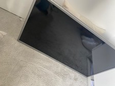 LG TV Smart TV (for parts) Silver 32inch perfect screen, includes cable