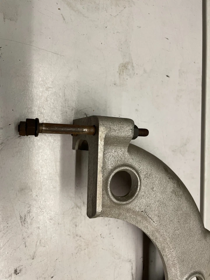 Carcasa campana media Ferrari 330GTC/365 GT2+2 MK1 #9100318 Foto 2 de 4