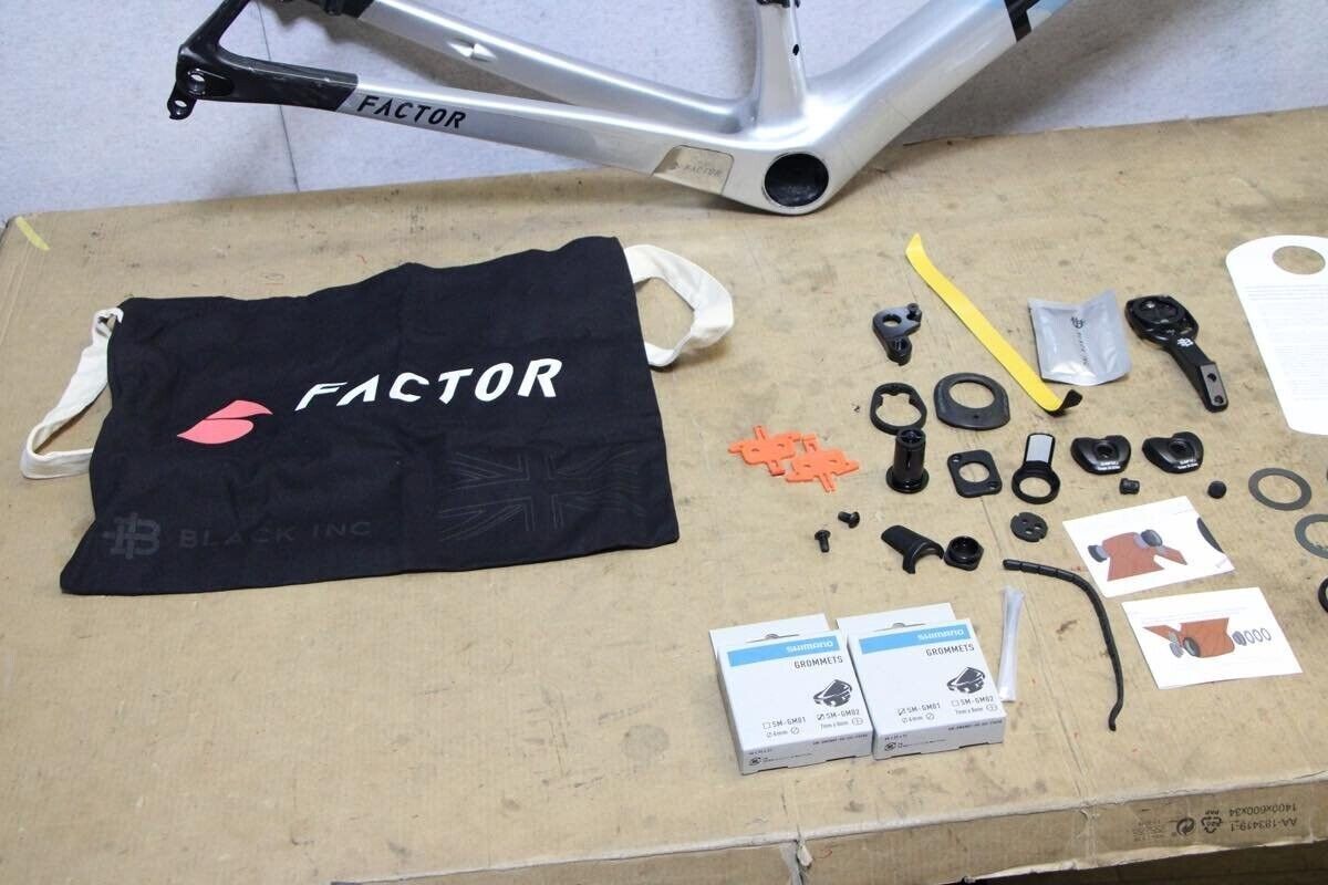 FACTOR O2 2nd gen DISC, Miami Blue, carbon frame 2020 model FACTOR O2 2nd gen DISC, Miami Blue, carbon frame 2020 model