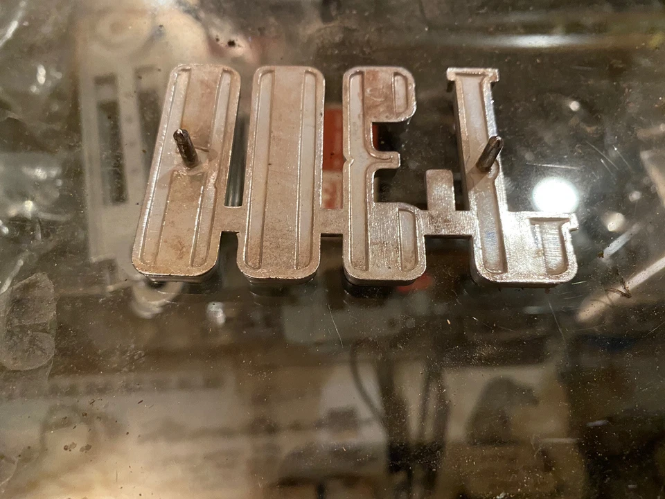 1962 1967 Jeep Gladiator J300 emblema de caminhão cromado 1963 1964 1965 1966 - Imagem 2 de 3