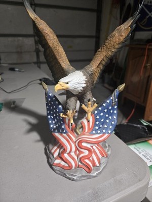bald eagle statue
