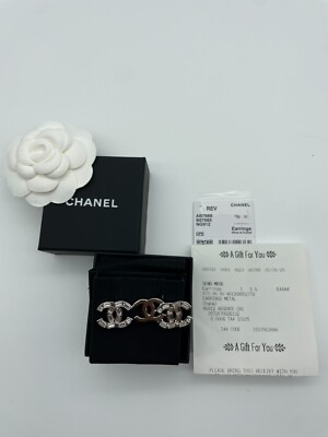 【新品】CHANEL ノベルティ　陶器 CHANEL CC Logos Rhinestone Pearl Heart Stud Earrings Silver