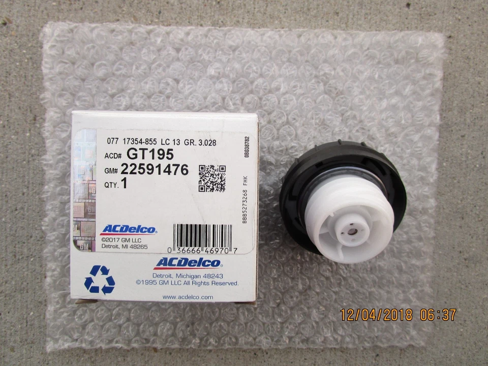 GMC SIERRA C1500 C2500 C3500 C3500HD SUBURBAN FUEL GAS TANK FILLER CAP OEM NEW - Image 2 of 2