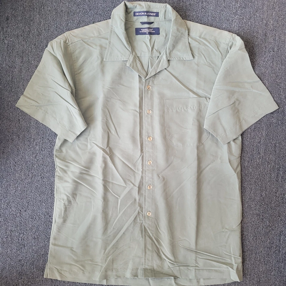 Men's Devon & Jones Isla Bahama Camp Collared Button Down T-Shirt Green Small - Image 2 of 4