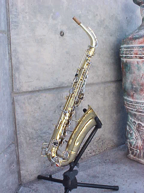 Vintage BUESCHER ARISTOCRAT ALTO SAX SAXOPHONE Vintage BUESCHER ARISTOCRAT ALTO SAX SAXOPHONE