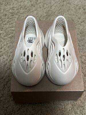Size 3K Yeezy Foam RNNR Sand Infants NEW | eBay Size 3K Yeezy Foam RNNR Sand Infants NEW | eBay
