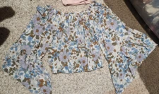 Chic BoutiqueClassic Rustic Floral Bell Sleeve Top Size M