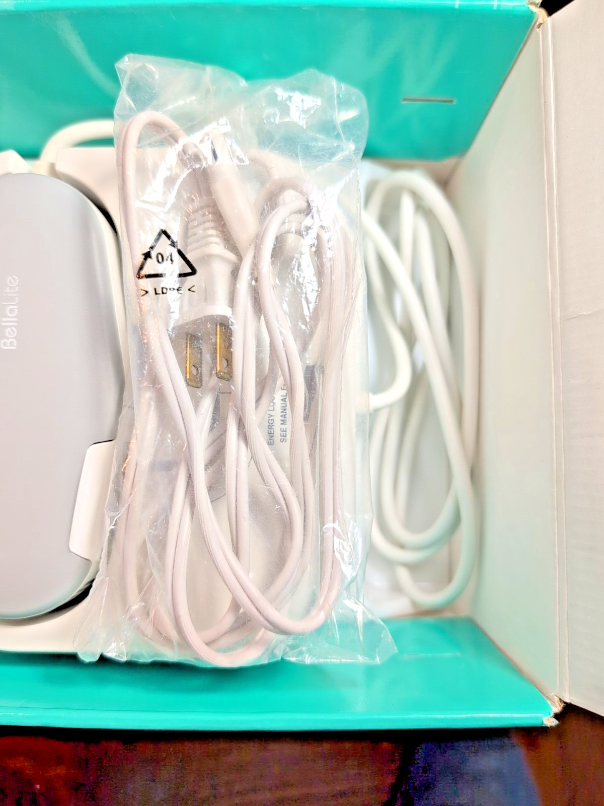 BellaLite by Silk'n At Home Light Hair Removal Kit With 2 Lamps Instructions Box