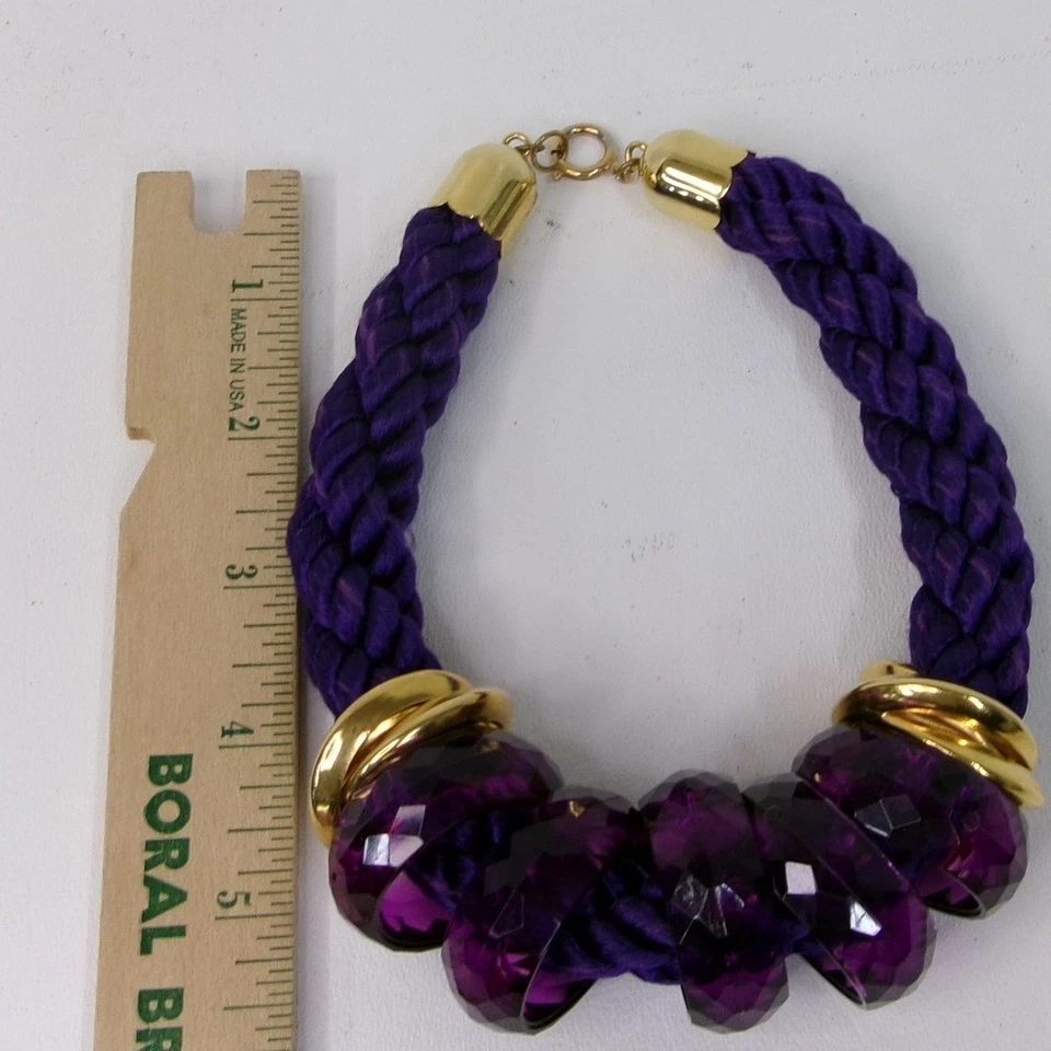 Collar de cordón trenzado de seda púrpura vintage con anillos facetados de plástico 16" Foto 2 de 2