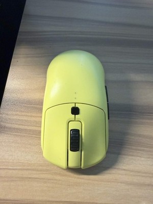Vaxee XE Wireless Yellow Used, Excellent condition with dot skates.