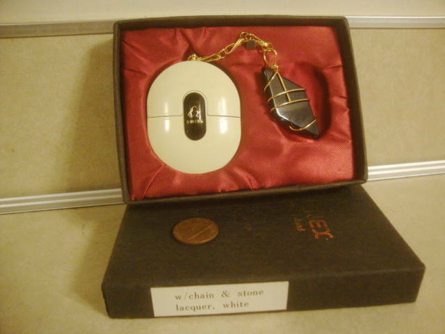 W Original Display Box Swiss Lacquer White W Stone