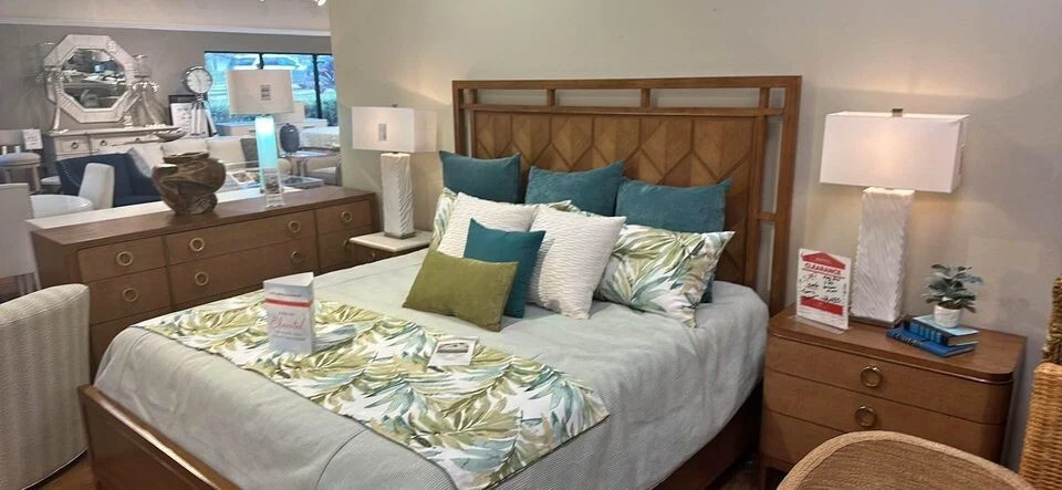 NEW FLOOR MODEL Tommy Bahama Palm Desert King Size 5 Piece Bedroom Furniture Set