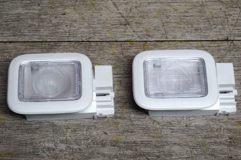 Ford Bronco Sport 2022 techo trasero izquierdo y derecho domo luz conjunto OEM Foto 2 de 4