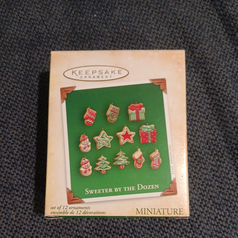 Hallmark Miniature Ornaments Sweeter By The Dozen 2004  12 Ornaments