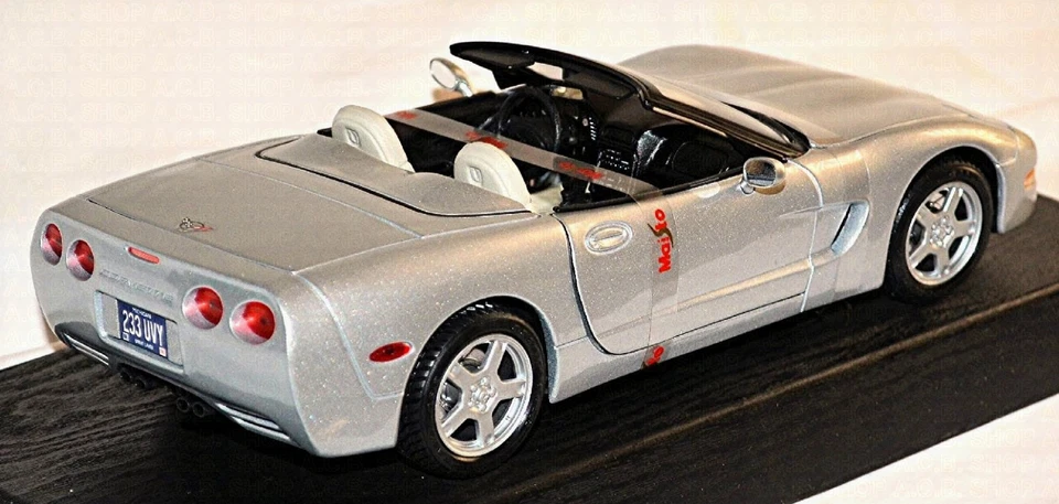 Chevrolet Corvette C5 Convertible 1997-2004 Plata Metálica 1:18 Maisto 50317 - Imagen 3 de 4